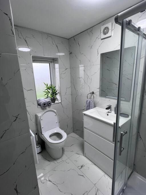 Harmony Home Lindley 허더즈필드 외부 사진