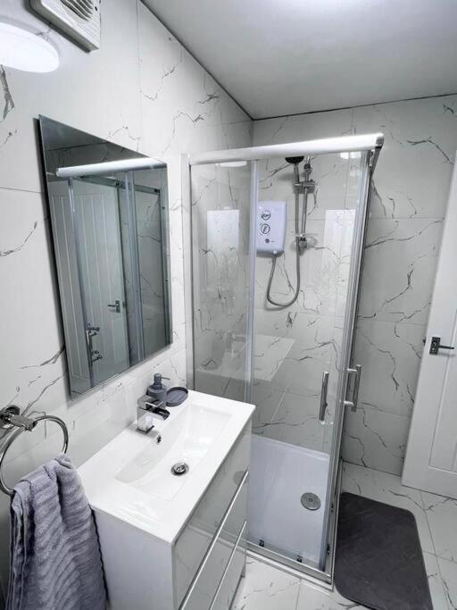 Harmony Home Lindley 허더즈필드 외부 사진